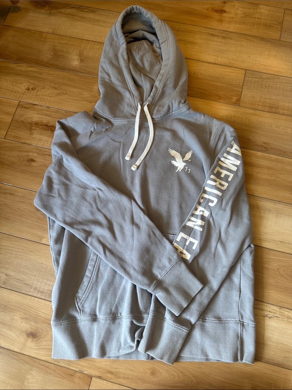 American Eagle “super soft” Men's Light Gray Pullover Hoodie with Logo